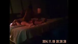 性感的黑髮為了錢而給了一個豐富的pikaper