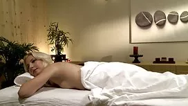 女同性戀輪流strapon被動女孩