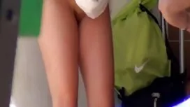 卡拉舔了她多汁的女朋友的陰部