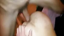 金發碧眼的克里斯蒂娜與大胸部和苗條的身材給人