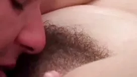 Shelly Starr使用性愛機器進行自我滿足