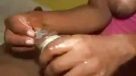 一個男人遇到了憤怒的膨脹鄰居