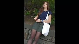 美麗的女按摩師讓她的身體色調按摩