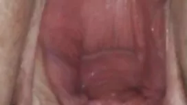 阿姨在混蛋上睡覺，想要做愛