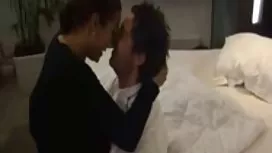 爸爸在他破碎的肛門洞裡亂搞同性戀兒子