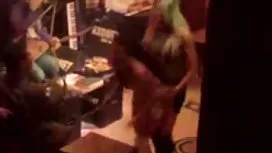 女按摩師全部覆蓋肥皂指法客戶成員