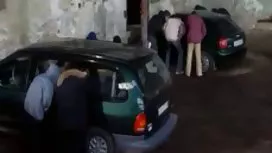 藍老頭把他的屁股放在一個強大的階梯的陰莖下