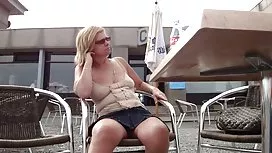 Swingers的妻子互相吮吸